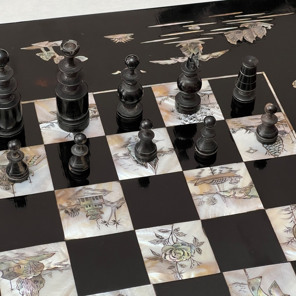 Vintage 1960s Horn Chess & Backgammon Set Large Mother of Pearl Inlaid Board - Picture 8 of 16